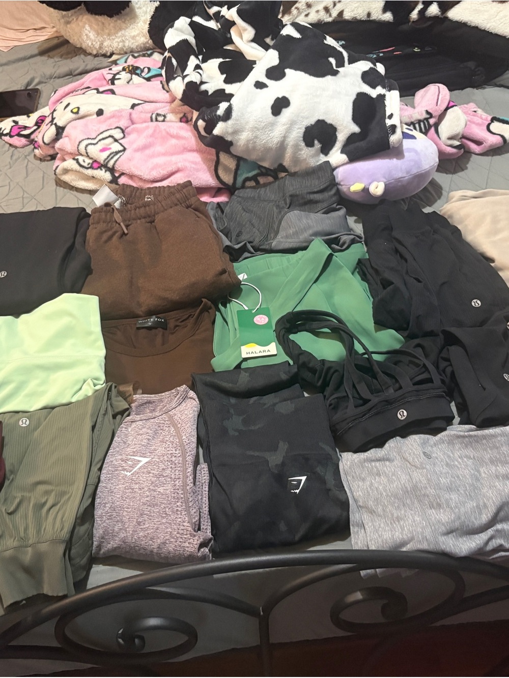 Gymshark and Lululemon bundle
